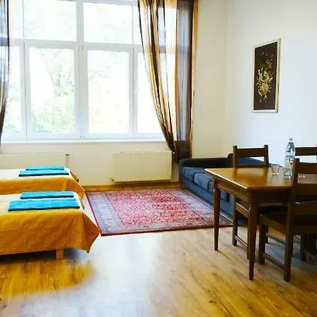 City Center Rent With Free Parking N43 아파트
